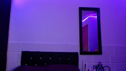 Snapshot of xx_johnson_xx chatting on October 2025 08:37:01 AM VALE online show from October 2025 08:37:01 AM