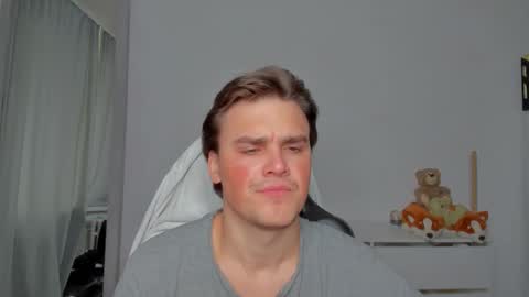 Snapshot of xx_raul_xx_ chatting on September 2025 11:25:01 AM raul online show from September 2025 11:25:01 AM