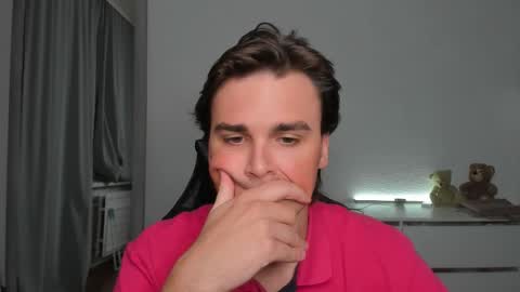 Snapshot of xx_raul_xx_ chatting on October 2025 02:01:02 AM raul online show from October 2025 02:01:02 AM