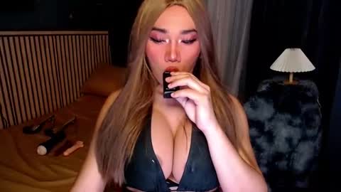 Snapshot of xxcinddyxx chatting on October 2025 10:56:02 AM cinddy online show from October 2025 10:56:02 AM