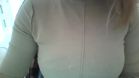 Snapshot of xxevadreamxx chatting on October 2025 09:29:02 AM Eva online show from October 2025 09:29:02 AM