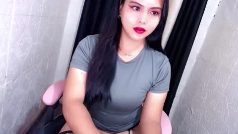 Snapshot of xxhotsexydivinexx chatting on October 2025 07:57:02 PM divine online show from October 2025 07:57:02 PM