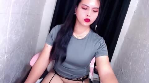 Snapshot of xxhotsexydivinexx chatting on October 2025 01:06:02 AM divine online show from October 2025 01:06:02 AM