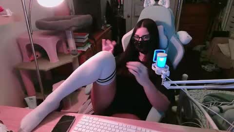 Snapshot of xxpreachersdaughterxx chatting on November 2025 04:43:02 AM coco online show from November 2025 04:43:02 AM