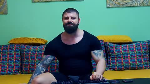 Snapshot of xxtreamleonard chatting on February 2025 04:18:02 PM Xtream Leonard online show from February 2025 04:18:02 PM