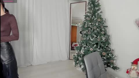 xxx_leila online show from December 2024 11:43:02 AM