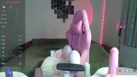 Pretty online show from December 2024 05:41:02 PM