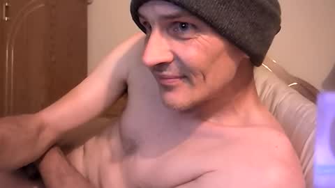 xxfredmtl18xx online show from November 2025 12:09:01 AM