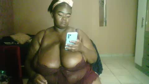 Snapshot of xxxgiantboobs chatting on January 2025 11:24:01 PM xxxgiantboobs online show from January 2025 11:24:01 PM