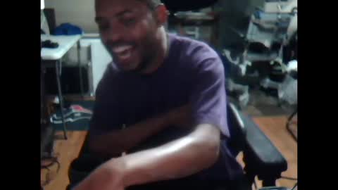 Snapshot of xxxonwheelz chatting on October 2025 04:48:01 AM xxxonwheelz online show from October 2025 04:48:01 AM