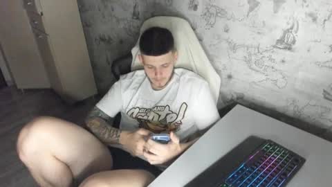 xxxrussel online show from September 2025 07:03:02 PM