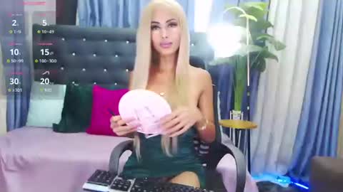 Snapshot of xxyourprincesslutxx chatting on October 2025 07:03:01 PM Yasmin online show from October 2025 07:03:01 PM