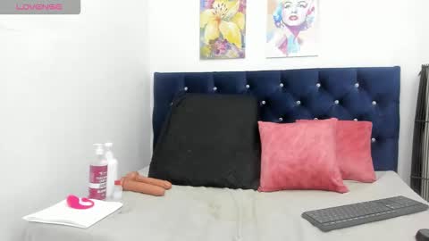 Snapshot of yaiza_sexylovee chatting on October 2025 12:24:02 AM yaiza_sexylovee online show from October 2025 12:24:02 AM