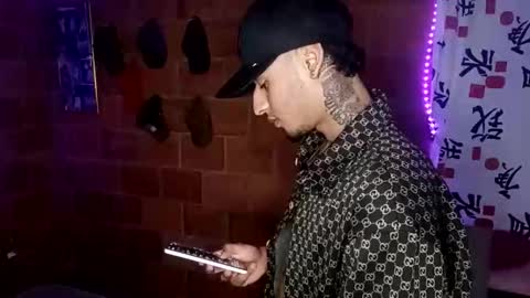 Snapshot of yajz chatting on October 2025 03:40:02 AM Yajz online show from October 2025 03:40:02 AM