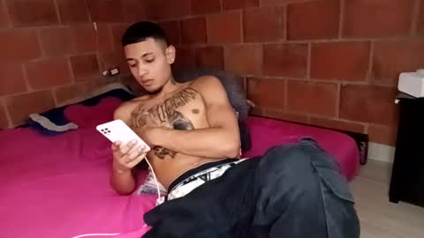 Snapshot of yajz chatting on October 2025 07:04:02 PM Yajz online show from October 2025 07:04:02 PM