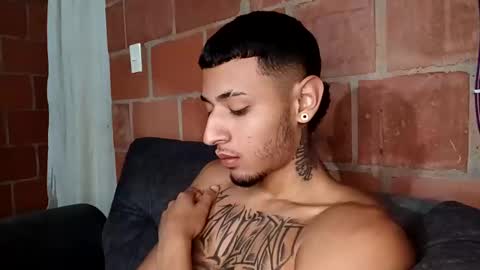 Snapshot of yajz chatting on October 2025 04:57:02 AM Yajz online show from October 2025 04:57:02 AM