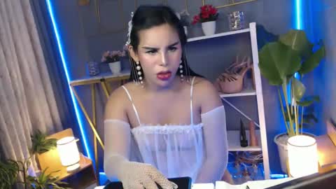 yakarena online show from October 2025 10:24:01 AM