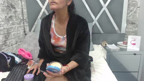 Snapshot of yanetrose chatting on October 2025 03:18:01 AM yanetrose online show from October 2025 03:18:01 AM