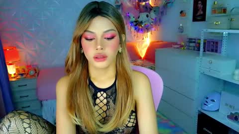 Snapshot of yang_audreylone chatting on October 2025 01:28:02 AM YANG AUDREY LONE online show from October 2025 01:28:02 AM