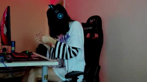 yang_nymph online show from September 2025 06:47:02 AM