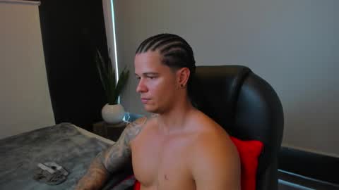 new here online show from November 2025 03:34:01 PM