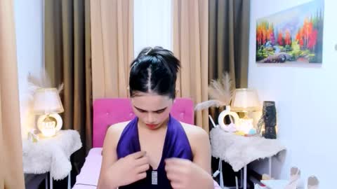 Yanna online show from November 2025 03:12:01 PM