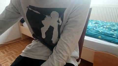 yanp541 online show from November 2025 12:17:01 PM