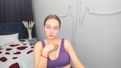 Yasmina online show from February 2025 05:31:02 PM