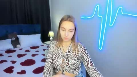 Yasmina online show from October 2025 06:39:01 PM