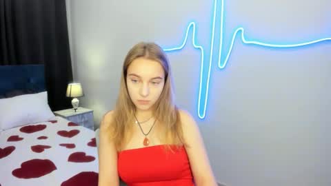 Yasmina online show from October 2025 01:01:01 PM