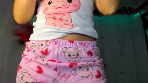 Snapshot of yelina_mh chatting on November 2025 07:57:01 PM YELINA online show from November 2025 07:57:01 PM