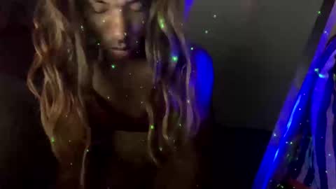 Ella Ts online show from October 2025 10:38:02 AM