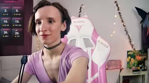 Snapshot of yellow_songbird chatting on October 2025 03:40:01 PM Liya online show from October 2025 03:40:01 PM