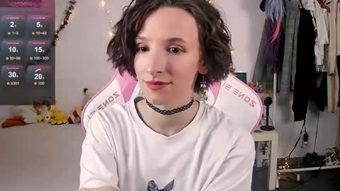 Snapshot of yellow_songbird chatting on October 2025 03:02:02 PM Liya online show from October 2025 03:02:02 PM