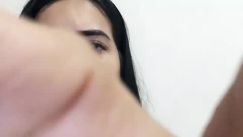 yenher1994 online show from November 2025 01:49:02 AM