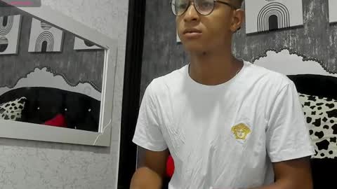 M O R E N O online show from October 2025 08:08:02 PM