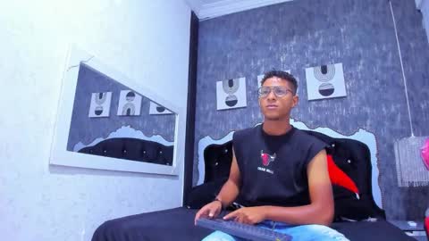 M O R E N O online show from October 2025 08:31:01 PM