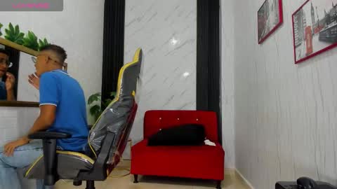 M O R E N O online show from October 2025 08:25:01 PM