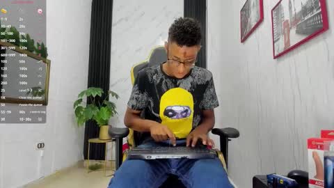 M O R E N O online show from October 2025 07:49:01 PM