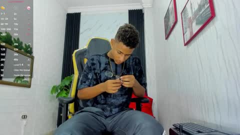 M O R E N O online show from November 2025 09:17:02 PM