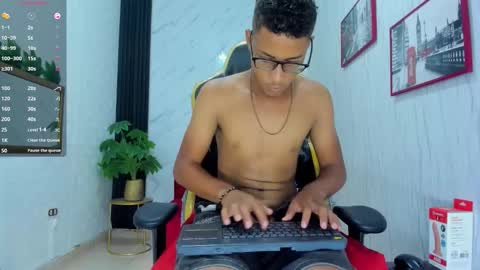 M O R E N O online show from November 2025 10:54:01 PM