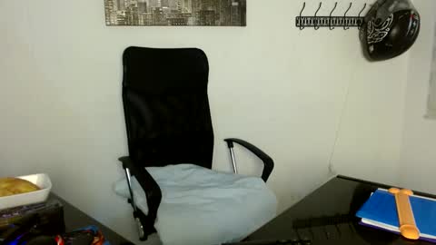 Yera  online show from October 2025 12:17:01 PM