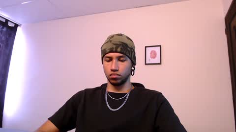 Snapshot of yerfon_s1 chatting on December 2024 06:21:01 PM Yeff ind. model online show from December 2024 06:21:01 PM