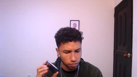 Snapshot of yerfon_s1 chatting on December 2024 06:34:02 PM Yeff ind. model online show from December 2024 06:34:02 PM