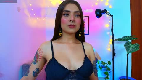 yeriawaddell  online show from February 2025 11:32:02 PM