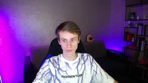 Snapshot of yes_cute_boy_ chatting on November 2025 09:50:02 PM Eden online show from November 2025 09:50:02 PM