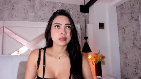 Yessica online show from September 2025 12:28:02 PM