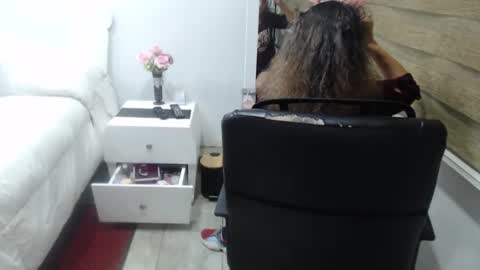 Snapshot of yessilatin chatting on October 2025 02:20:01 AM jessy online show from October 2025 02:20:01 AM