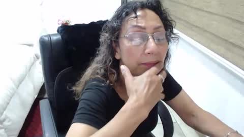 Snapshot of yessilatin chatting on October 2025 11:06:02 PM jessy online show from October 2025 11:06:02 PM