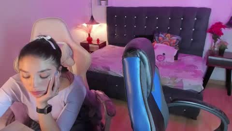 Yiing and yang online show from September 2025 09:17:02 PM